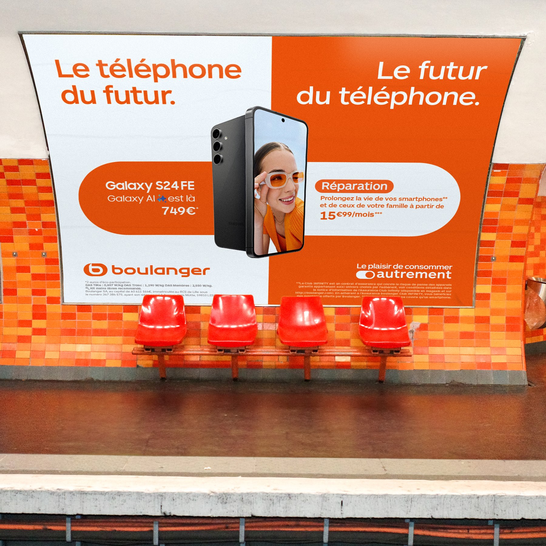 Affiche de métro « Le téléphone du futur. Le futur du téléphone. » : Galaxy S24 FE et réparation
