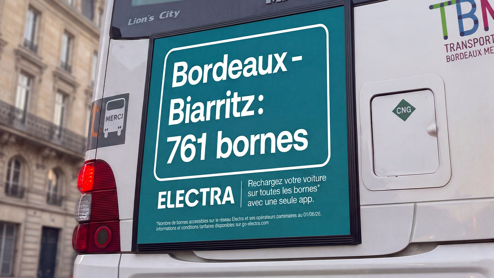 Arrière de bus à Bordeaux « Bordeaux-Biarritz : 761 bornes »